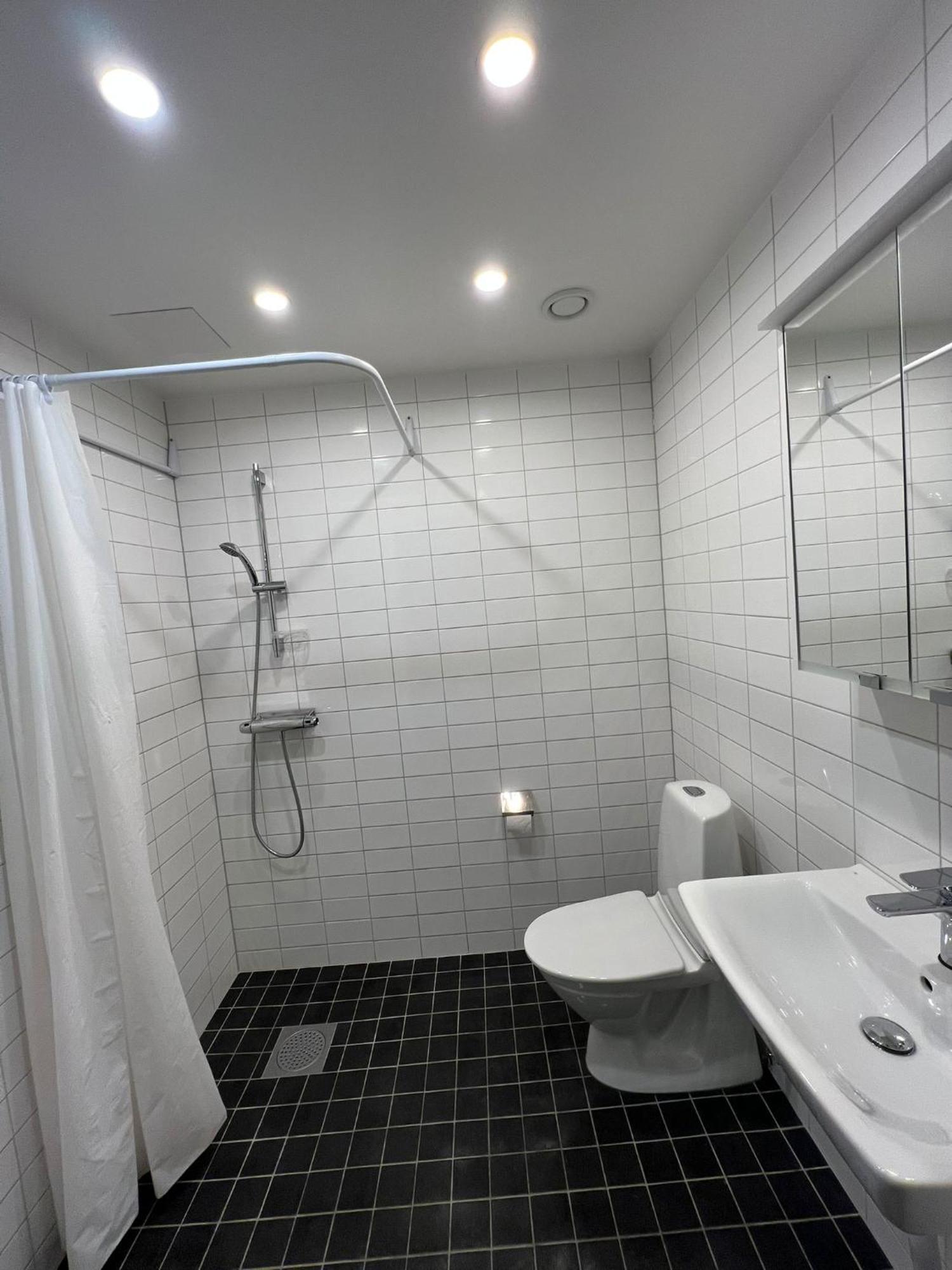 Home Inn Rsg19 Стокхолм Екстериор снимка